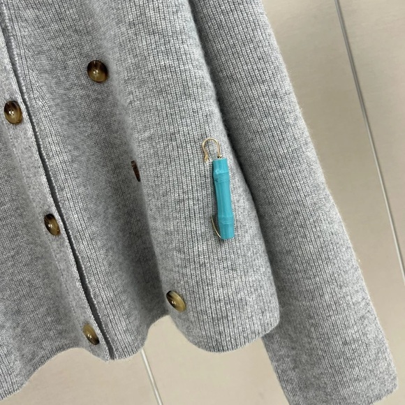 Unique design 100% cashmere cardigan - Picture 5 of 15